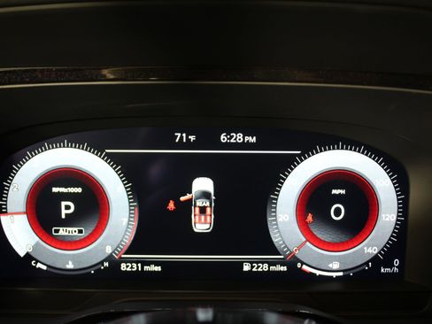 Used 2024 Nissan Pathfinder Platinum image 19