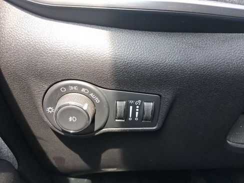 Used 2024 Jeep Compass Latitude w/ Sun and Sound Group AWD/4WD image 26