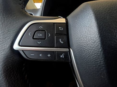 Used 2026 Toyota Sienna XLE FWD image 22