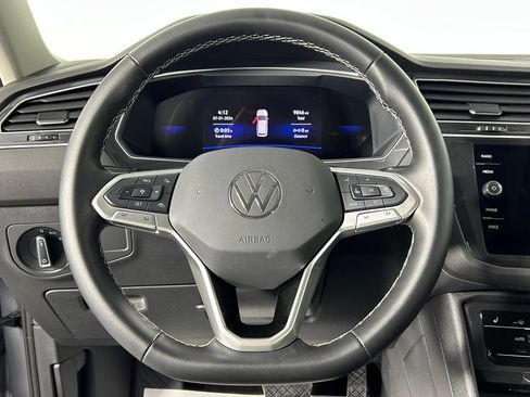 Used 2024 Volkswagen Tiguan SE AWD/4WD image 25