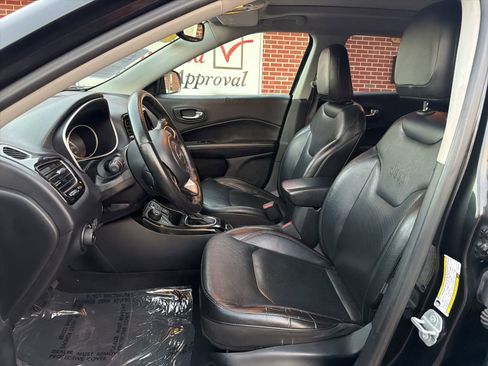 Used 2018 Jeep Compass Limited w/ Navigation Group image 12