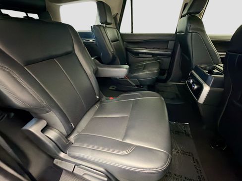 Used 2024 Ford Expedition XLT image 14