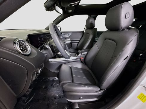 Used 2025 Mercedes-Benz GLB 250 image 20