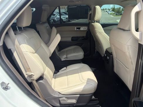 Used 2023 Ford Explorer Platinum w/ Technology Package AWD/4WD image 15