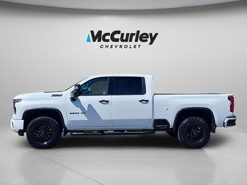 Used 2024 Chevrolet Silverado 3500 LTZ w/ LTZ Plus Package AWD/4WD image 4