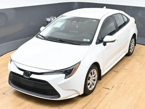 Used 2024 Toyota Corolla LE FWD image 9