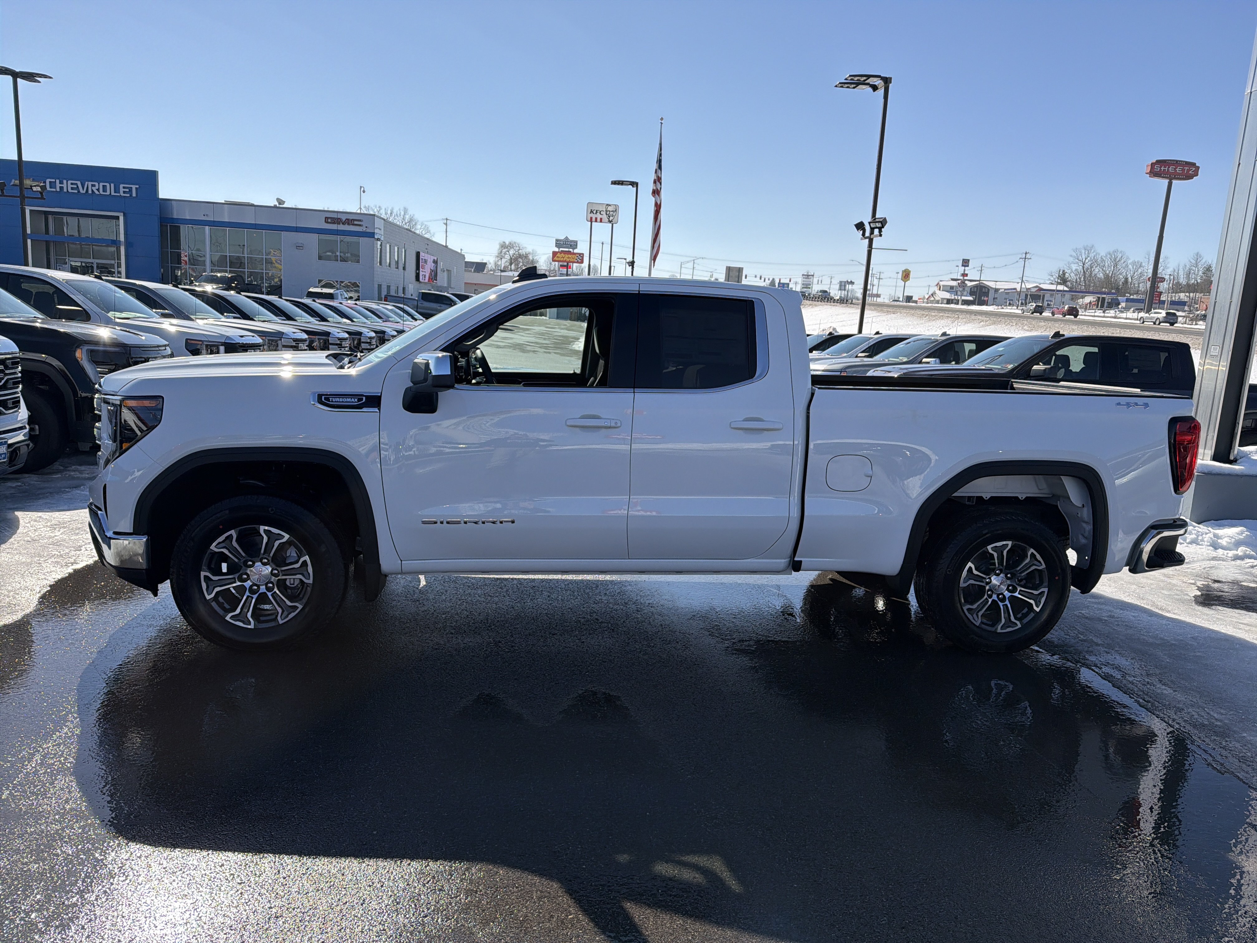 New 2026 GMC Sierra 1500 SLE AWD/4WD image 11