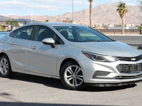 Used 2016 Chevrolet Cruze LT w/ Convenience Package FWD image 2