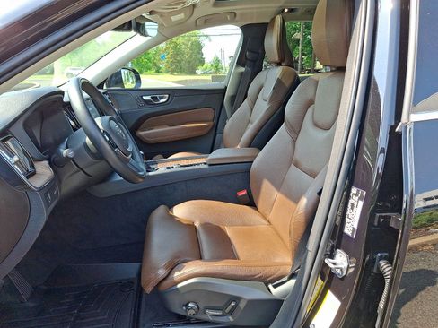 Used 2020 Volvo XC60 T5 Inscription w/ Protection Package Premier AWD/4WD image 10