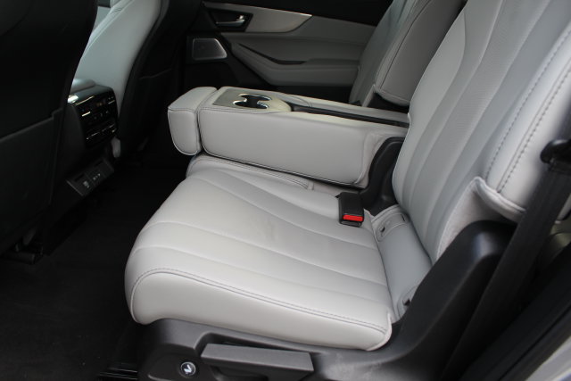 Used 2025 Acura MDX w/ Technology Package FWD image 30