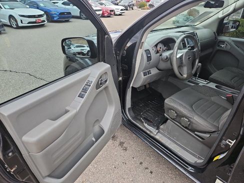 Used 2019 Nissan Frontier Desert Runner image 8