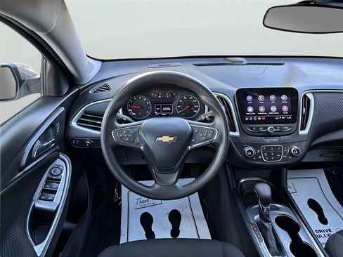 Used 2023 Chevrolet Malibu LT FWD image 19