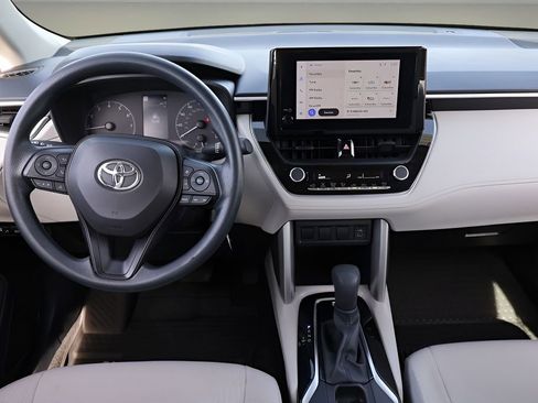 Certified 2023 Toyota Corolla Cross L image 12