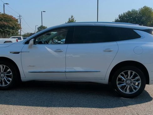 Used 2023 Buick Enclave Avenir w/ Avenir Technology Package image 5