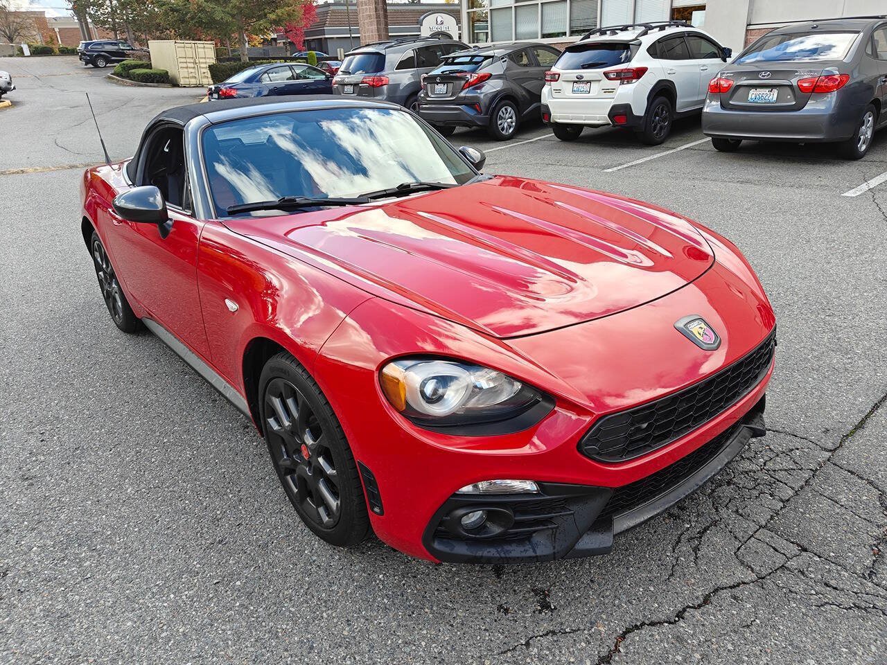 Used 2018 FIAT 124 Spider Abarth w/ Convenience Group RWD image 1