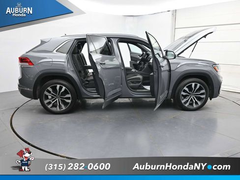 Used 2020 Volkswagen Atlas Cross Sport SEL Premium R-Line AWD/4WD image 43