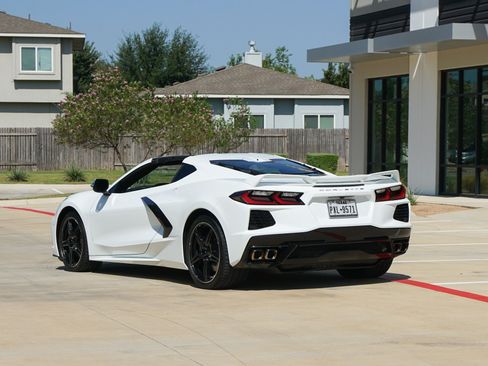 Used 2021 Chevrolet Corvette Stingray Preferred Cpe w/ Z51 Performance Package RWD image 8