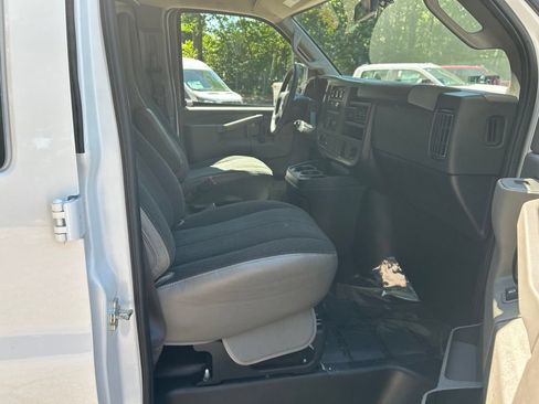Used 2024 GMC Savana 2500 w/ Driver Convenience Package RWD image 29
