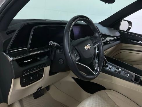 Certified 2024 Cadillac Escalade Premium Luxury w/ Performance Package image 16