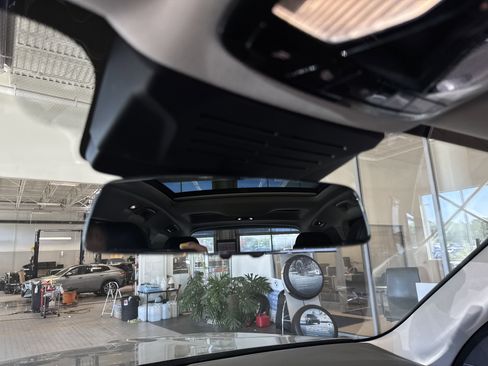 Used 2024 BMW X7 xDrive40i w/ Premium Package image 30