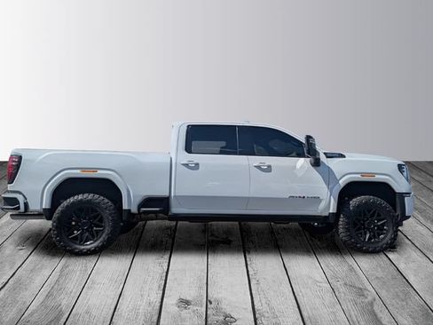 Used 2024 GMC Sierra 2500 AT4 w/ AT4 Premium Plus Package AWD/4WD image 6