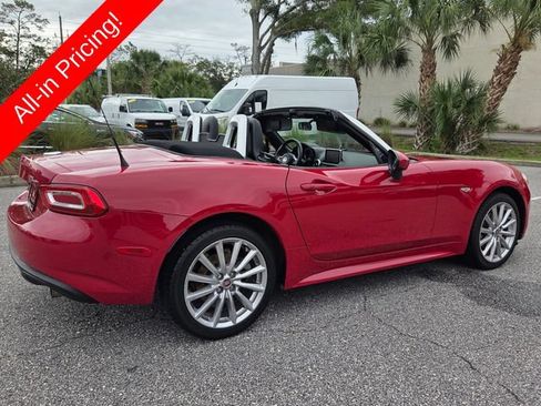 Used 2017 FIAT 124 Spider Lusso RWD image 5