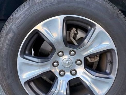 Used 2023 RAM 1500 Laramie AWD/4WD image 15