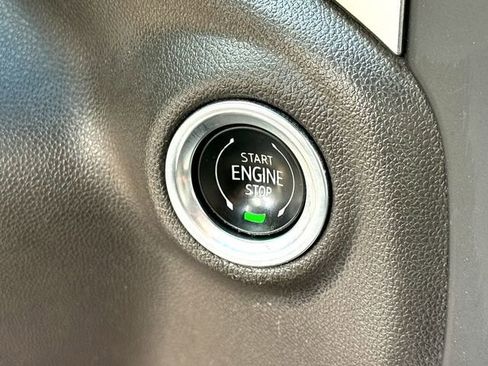 Used 2020 Chevrolet Silverado 2500 LTZ w/ LTZ Texas Edition image 17