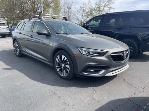 Used 2018 Buick Regal Essence w/ Driver Confidence Package #1 image 6