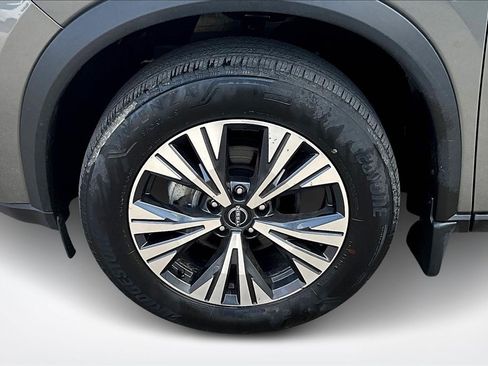 Used 2023 Nissan Rogue SV image 34
