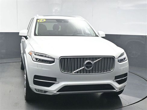 Used 2018 Volvo XC90 T6 Inscription w/ Convenience Package image 3