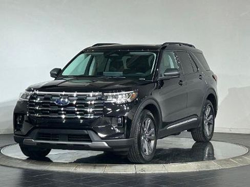 Certified 2025 Ford Explorer Active w/ Active Comfort Package AWD/4WD image 5