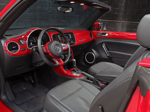 Used 2018 Volkswagen Beetle 2.0T S image 36