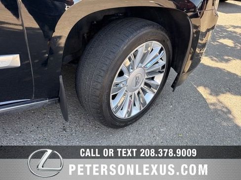 Used 2018 Cadillac Escalade Platinum AWD/4WD image 10