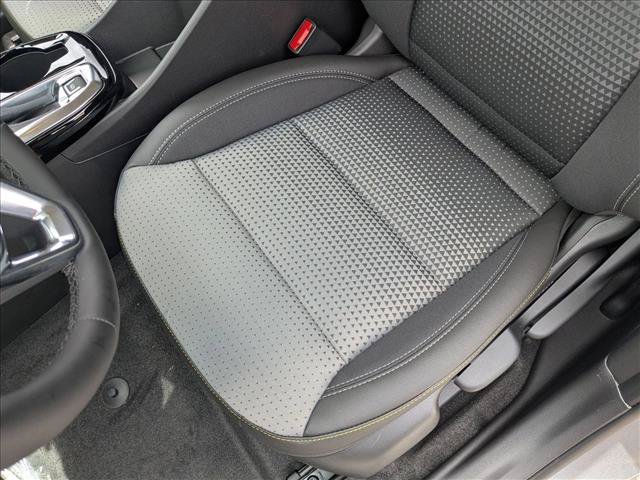 New 2026 Chevrolet Trax LT w/ Driver Confidence Package FWD image 4