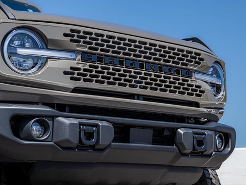 Used 2025 Ford Bronco Badlands AWD/4WD image 10