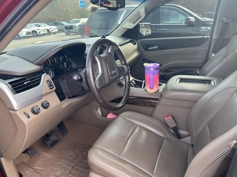 Used 2019 GMC Yukon XL SLT w/ Open Road Package image 2