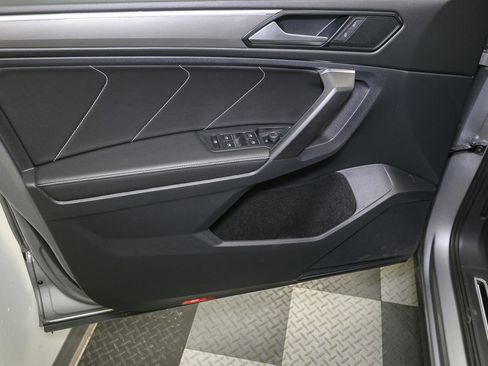 Certified 2023 Volkswagen Tiguan SE R-Line FWD image 46