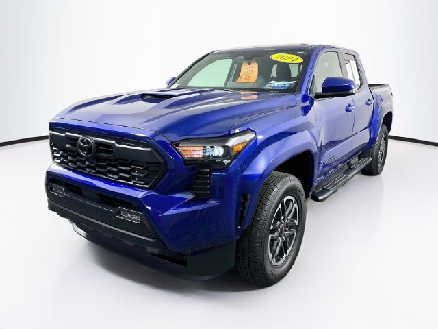 Used 2024 Toyota Tacoma TRD Sport w/ TRD Sport Upgrade Package AWD/4WD image 3