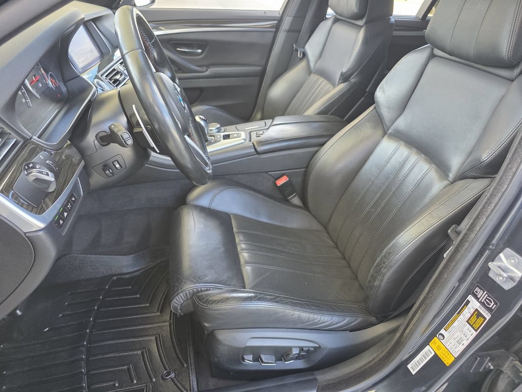 Used 2015 BMW M5 RWD image 11