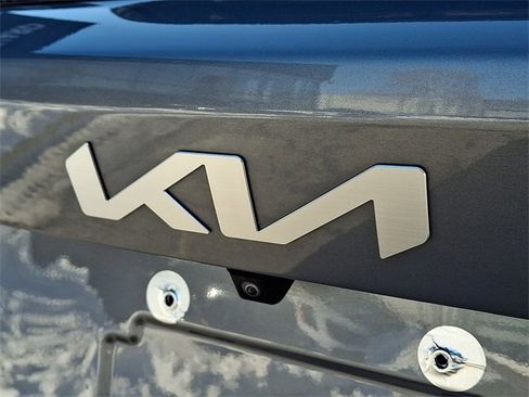 Certified 2025 Kia Sorento EX w/ Panoramic Sunroof Package image 30