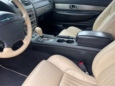 Used 2005 Ford Thunderbird RWD image 12