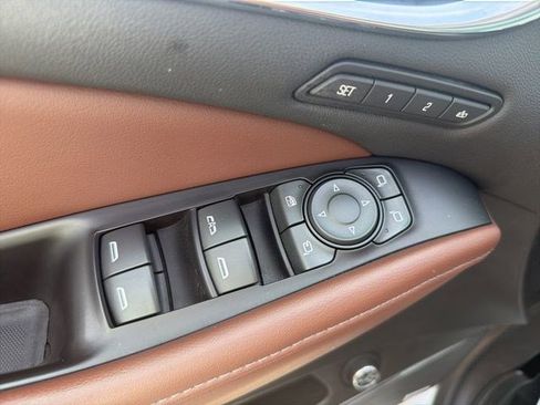 Used 2018 Buick Enclave Avenir w/ Avenir Technology Package AWD/4WD image 11
