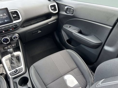 New 2026 Hyundai Venue SEL FWD image 18