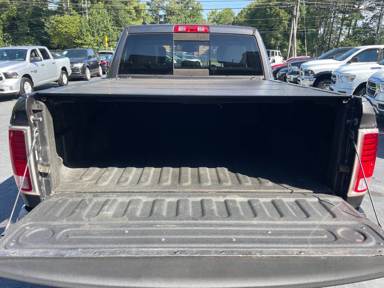 Used 2017 RAM 1500 Laramie AWD/4WD image 17