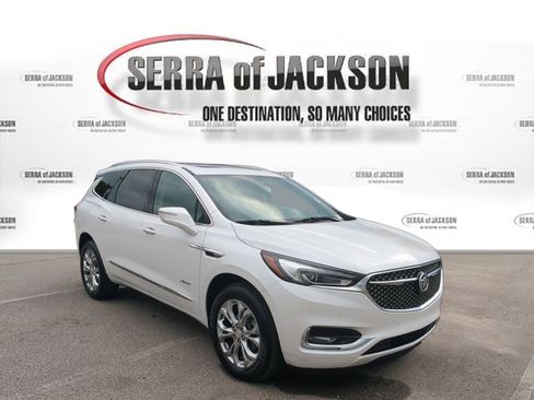 Used 2021 Buick Enclave Avenir w/ Avenir Technology Package image 2
