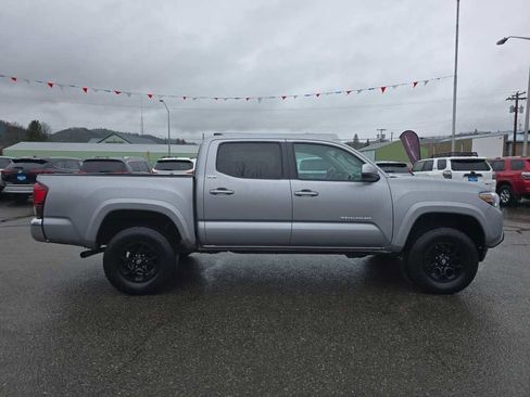 Used 2021 Toyota Tacoma SR5 image 6
