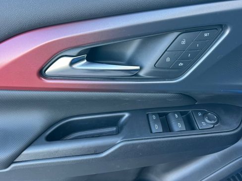 New 2026 Chevrolet Equinox EV RS image 8