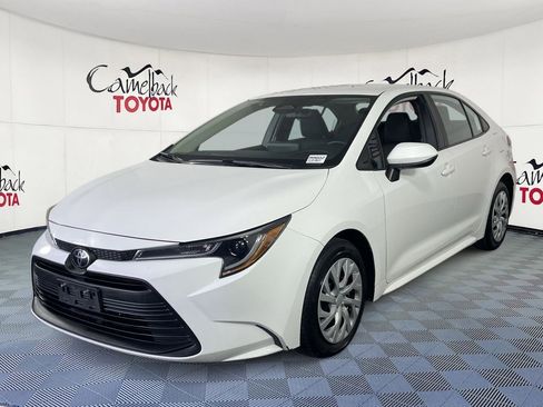 Used 2024 Toyota Corolla LE image 4