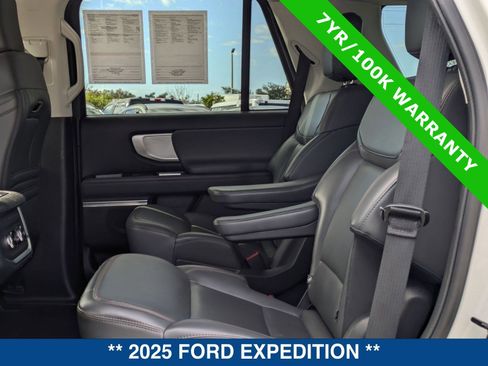 Certified 2025 Ford Expedition Active image 17